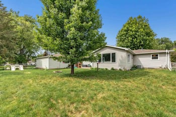 1863 Lenwood Ave, Green Bay, WI 54303-6305