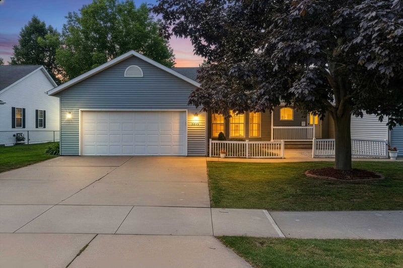 3303 Heidemann Dr, Appleton, WI 54915