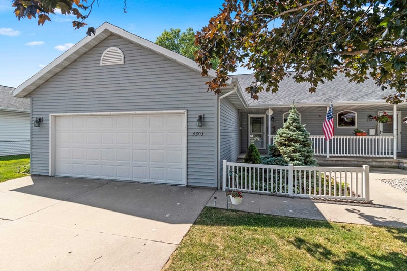 3303 Heidemann Dr, Appleton, WI 54915