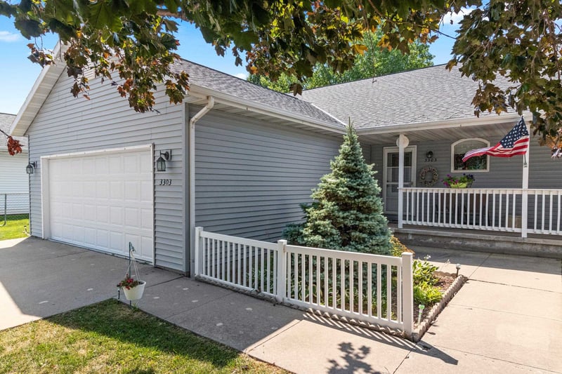 3303 Heidemann Dr, Appleton, WI 54915