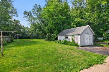 1129 W New York Ave, Oshkosh, WI 54901