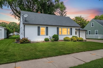 446 Victoria St, Green Bay, WI 54302-2820