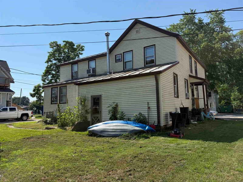 106 Pecor St, Oconto, WI 54153