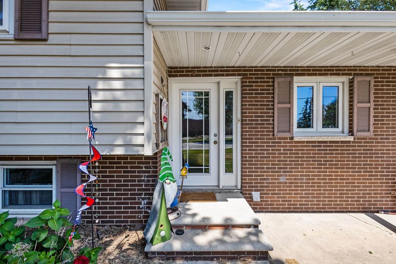 2366 S Ridge Rd, Ashwaubenon, WI 54304