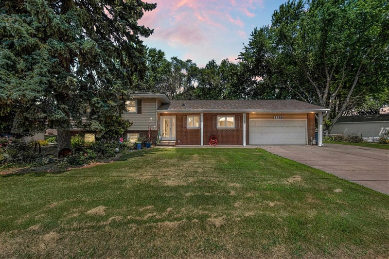 2366 Ridge Rd, Ashwaubenon, WI 54304