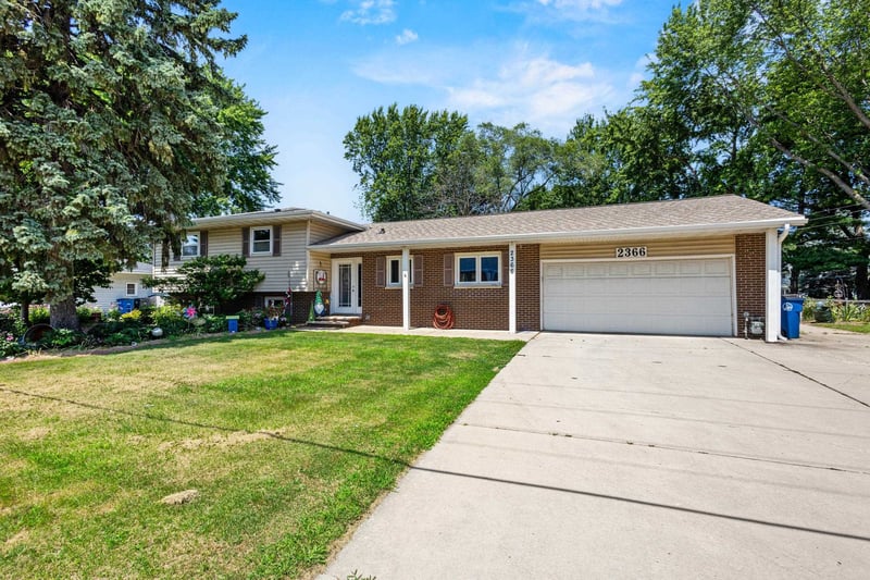 2366 Ridge Rd, Ashwaubenon, WI 54304