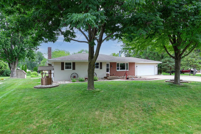 1461 Home Ave, Menasha, WI 54952