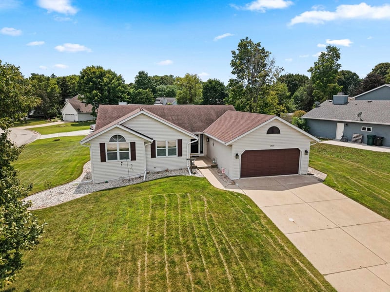 2821 Friendly Cir, Green Bay, WI 54313