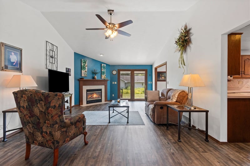 2821 Friendly Cir, Green Bay, WI 54313