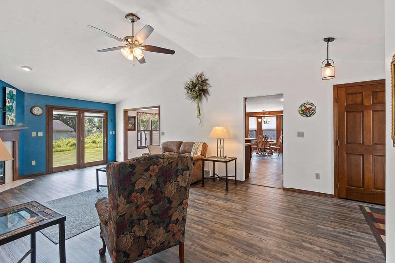 2821 Friendly Cir, Green Bay, WI 54313