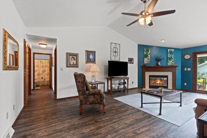 2821 Friendly Cir, Green Bay, WI 54313