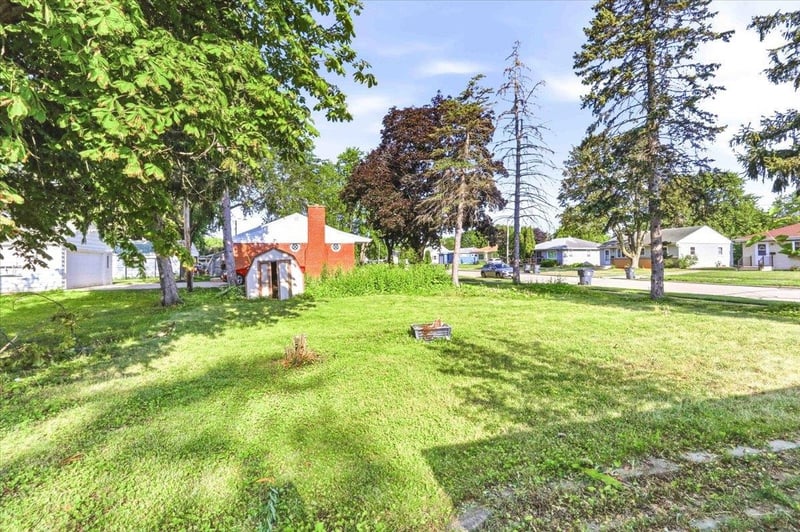 421 Lake St, Neenah, WI 54956