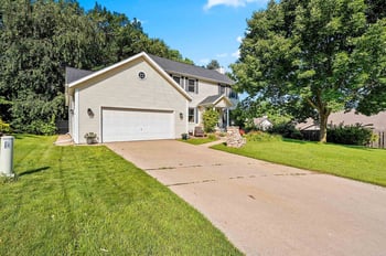 1015 Mt Blanc Ct, Green Bay, WI 54311-5893