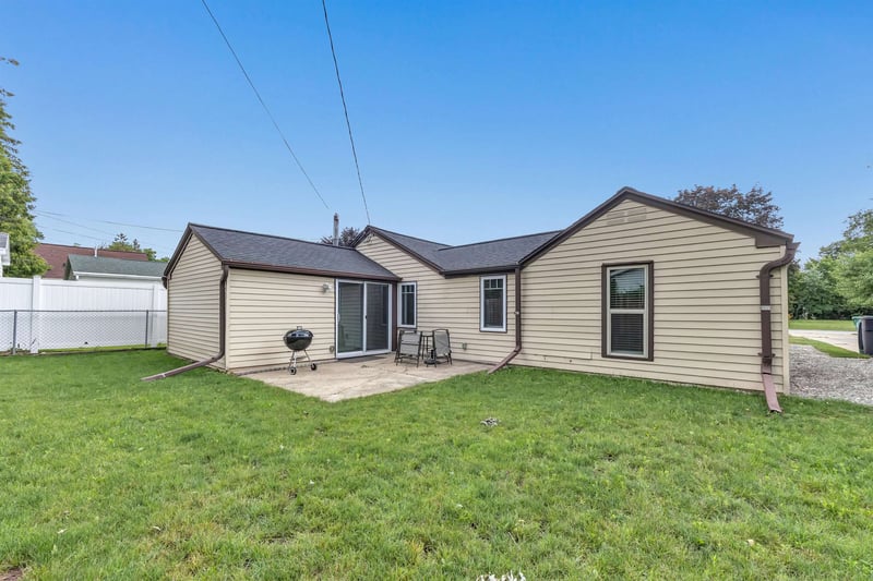 1110 Wirtz Ave, Green Bay, WI 54304