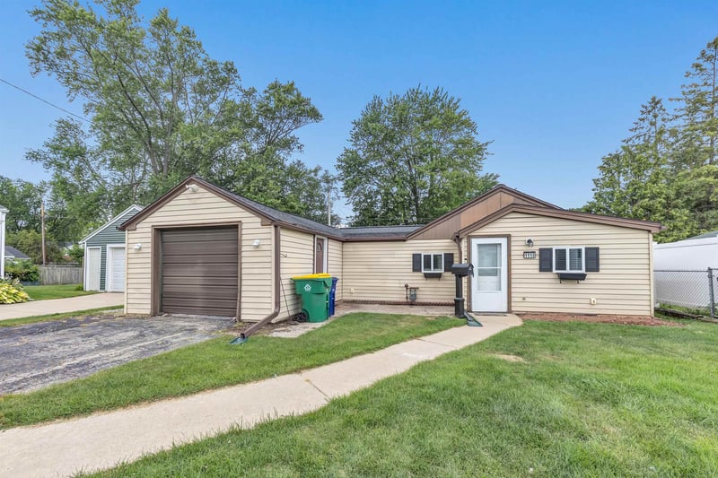 1110 Wirtz Ave, Green Bay, WI 54304