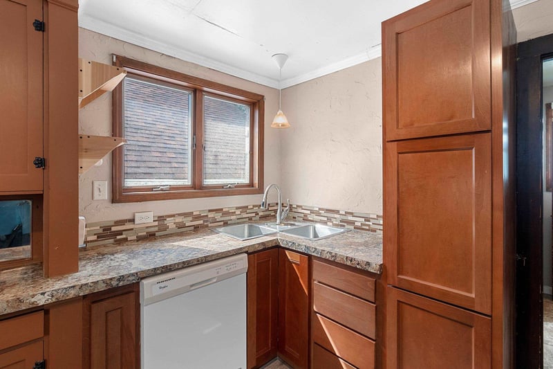 1203 Gillett St, Appleton, WI 54914