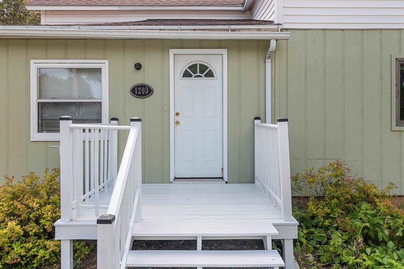 1203 Gillett St, Appleton, WI 54914