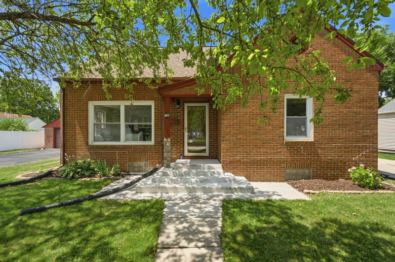708 State St, Menasha, WI 54952