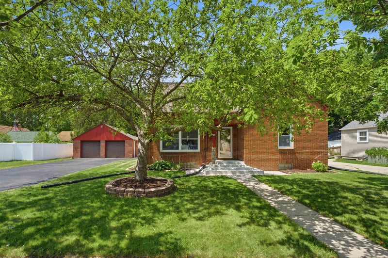708 State St, Menasha, WI 54952