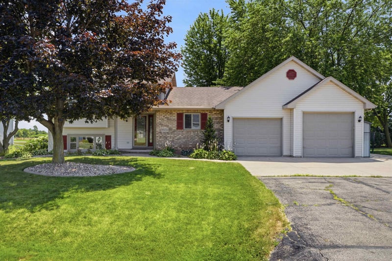 W6741 Lydia Ln, Appleton, WI 54915