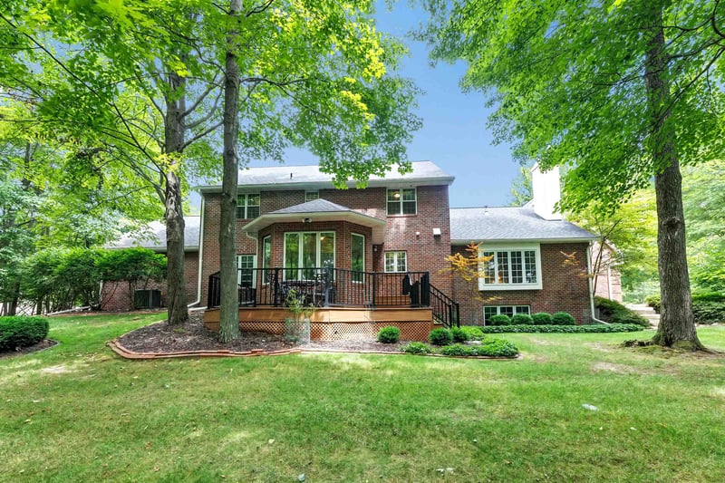 1071 Thornberry Creek Dr, Hobart, WI 54155-8618