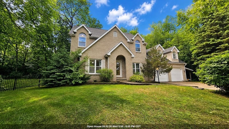 8411 Ridgeview Ct, Larsen, WI 54947