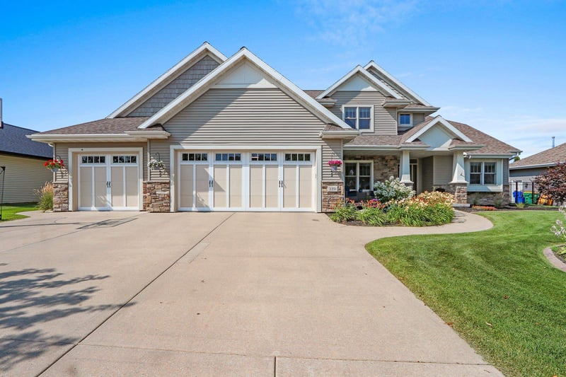 3351 Cottage Hill Dr, Green Bay, WI 54311-6134
