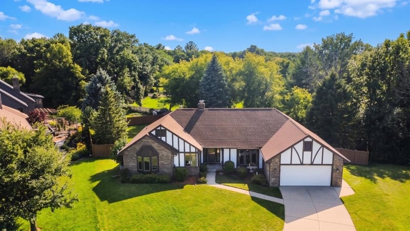 1421 Harbor Springs Cir, Green Bay, WI 54311-7339