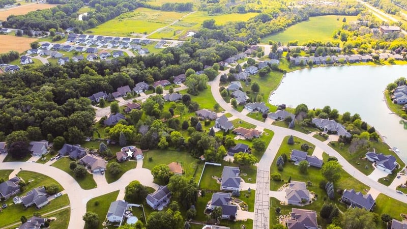 1421 Harbor Springs Cir, Green Bay, WI 54311-7339