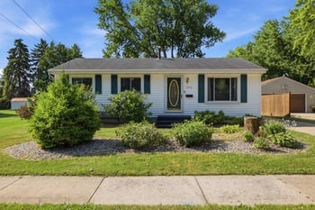 1213 W 11th Ave, Oshkosh, WI 54902