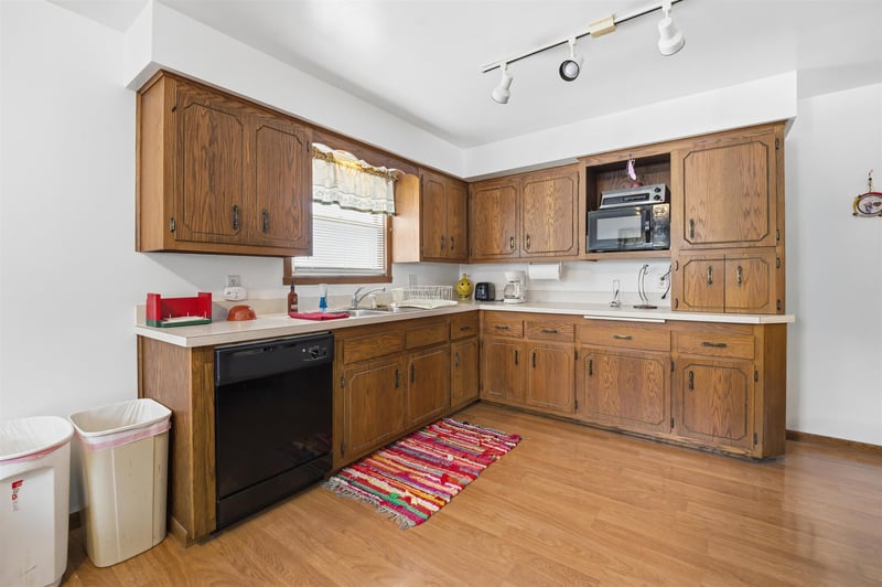 1928 Lawe St, Appleton, WI 54915