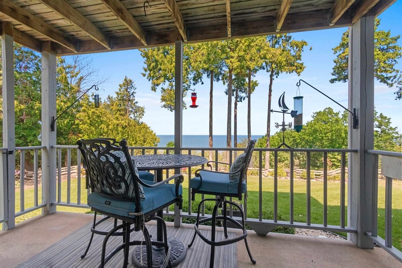 5299 Sunset Bluff Dr #A, Green Bay, WI 54311-9126
