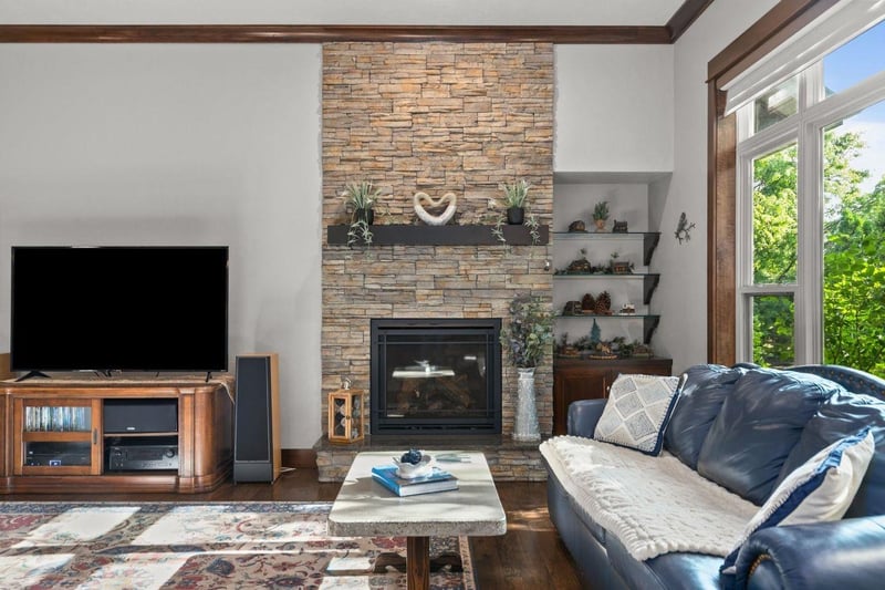 1841 Martingale Ln, Neenah, WI 54956-6382