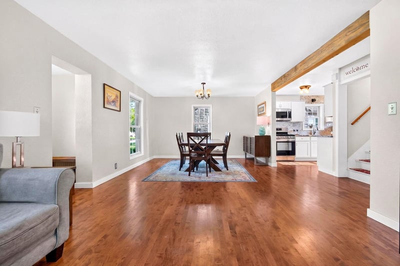 724 State St, Menasha, WI 54952-2346