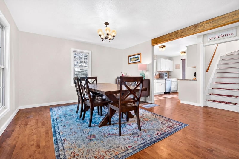 724 State St, Menasha, WI 54952-2346
