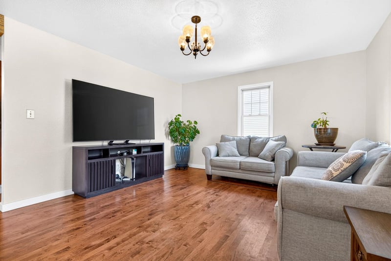 724 State St, Menasha, WI 54952-2346