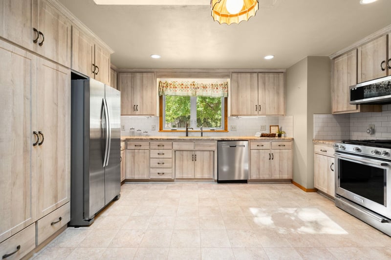 533 Wildwood Dr, Kaukauna, WI 54130-3045