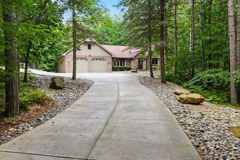 3512 Blackberry Ln, Green Bay, WI 54313