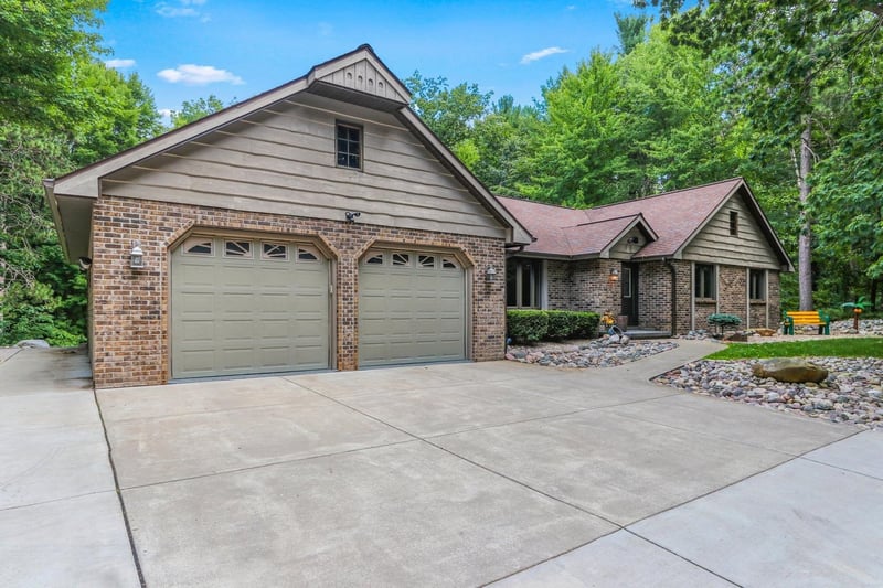 3512 Blackberry Ln, Green Bay, WI 54313