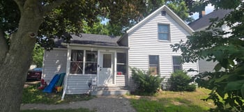 614 Broad St, Oshkosh, WI 54901