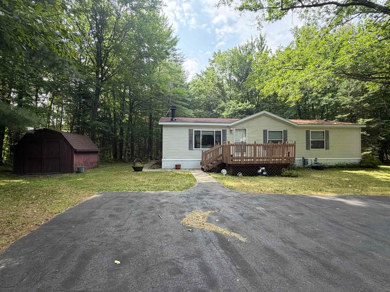 14629 Paya Lake Rd, Mountain, WI 54149