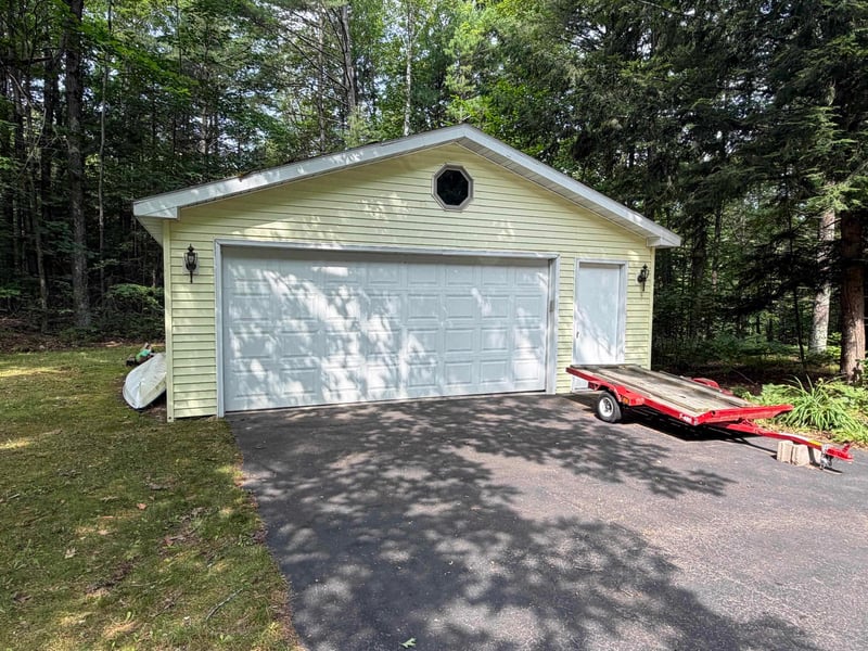 14629 Paya Lake Rd, Mountain, WI 54149