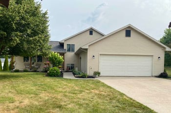 3238 Isaac Ln, Oshkosh, WI 54902-7399
