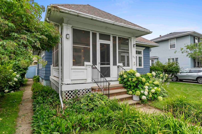 833 Oregon St, Green Bay, WI 54303-2839