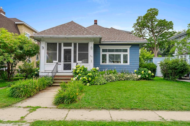 833 Oregon St, Green Bay, WI 54303-2839