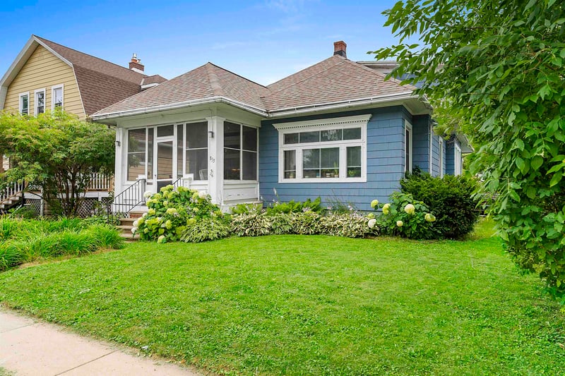 833 Oregon St, Green Bay, WI 54303-2839