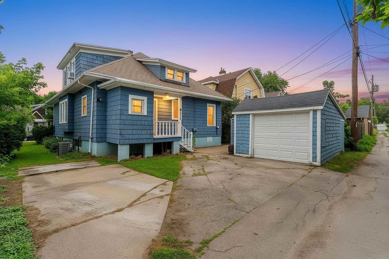833 Oregon St, Green Bay, WI 54303-2839