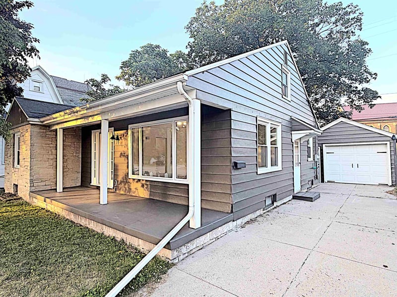 34 Madison St, Chilton, WI 53014