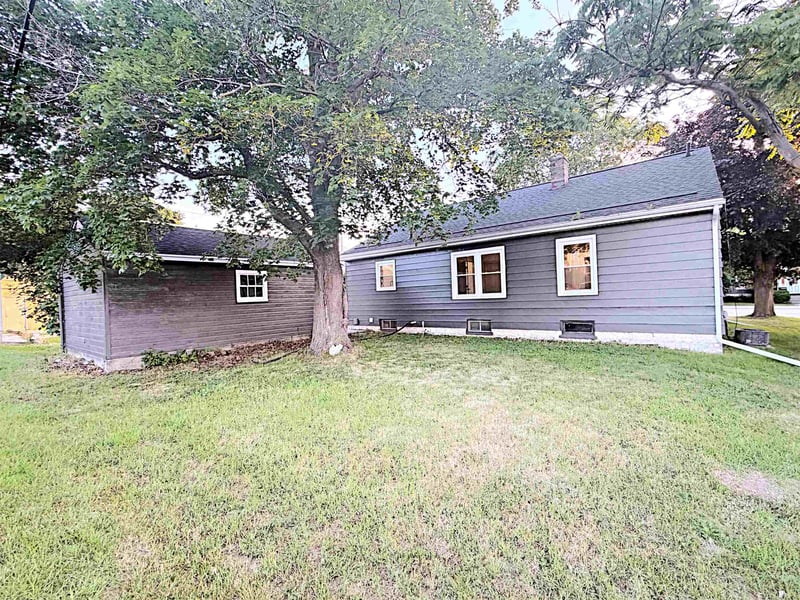 34 Madison St, Chilton, WI 53014