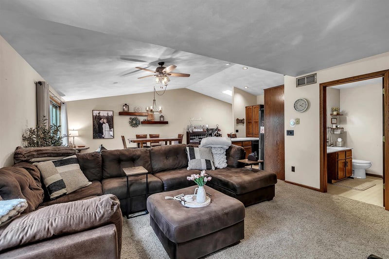 N3986 Shamrock Cir, Freedom, WI 54913-9239